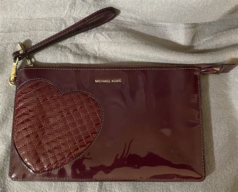 michael kors daniela plum|Michael Kors Large Daniela Plum Patent Leather Wristlet .